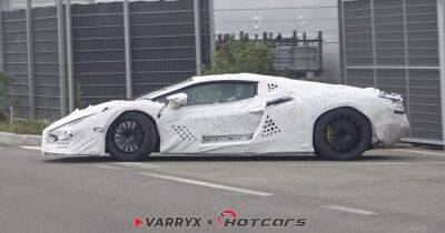 Наследника Lamborghini Aventador впервые заметили на дорогах (видео)