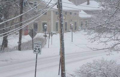 В американском штате Нью-Йорк объявлен режим ЧС из-за снежного шторма