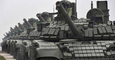Перебрасывают танки: британская разведка узнала о маневрах армии России в Беларуси