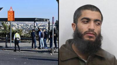 Видео: так террорист заложил взрывчатку на автобусной остановке в Иерусалиме