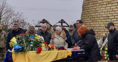 Буча простилась с погибшим героем Алексеем Бондаревым (фото)