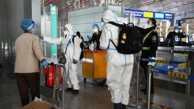 COVID-19: Китай отменяет карантин для иностранных туристов