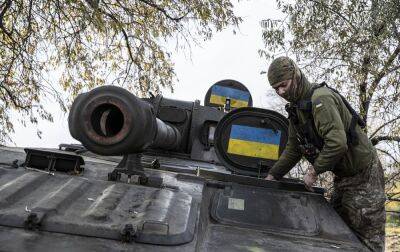 Українські військові показали "трофеї" після штурмів росіян під Бахмутом