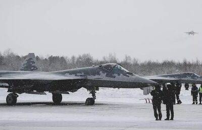В Минобороны России поставили партию серийных истребителей пятого поколения Су-57