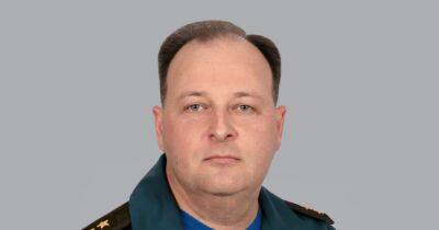 В Москве генерал МЧС попал в больницу: ему на голову упала огромная сосулька (видео)