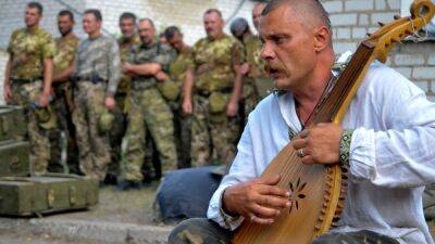 В Крыму арестовали жителей села, слушавших украинские песни