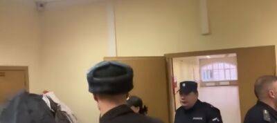 В Крыму отправили под арест людей, которые слушали "Червону калину": "Выражали несогласие"