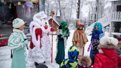 В парке Белинского стартовали новогодние театрализованные представления