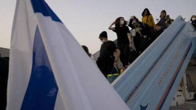 ЦСБ: население Израиля стремительно растет, репатриация увеличилась почти в 3 раза