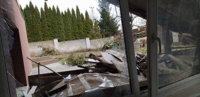Пошкоджені будинки та медзаклад. Кулеба показав наслідки російського обстрілу на Київщині