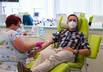 В Чехии больница начала отправлять донорам СМС, когда их кровь спасает - vinegret.cz - Чехия - Брно