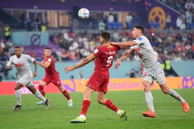 Швейцария в невероятном матче победила Сербию и вышла в плей-офф ЧМ-2022