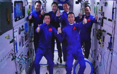 Китай впервые провел ротацию экипажей на космической орбите - korrespondent.net - Китай - Украина