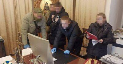 СБУ в Черновицко-Буковинской епархии УПЦ МП нашли ноутбук с детской порнографией во время обысков - dsnews.ua - Россия - Украина