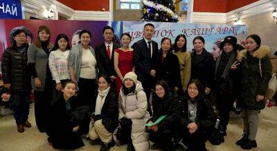 В Бишкеке прошла премьера китайского фильма "Цветок Кашгара"