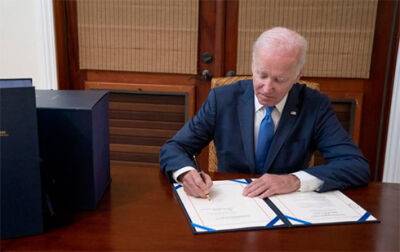Байден підписав бюджет США на 2023 рік з багатомільярдною допомогою Україні