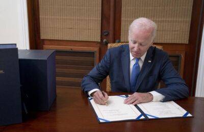 Байден подписал бюджет США на 2023 год, предусматривающий многомиллиардную помощь Украине
