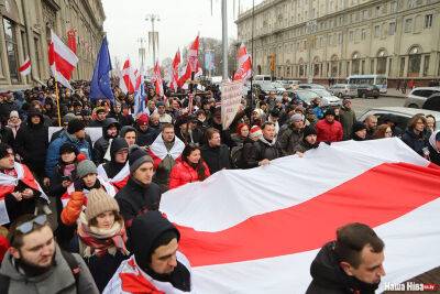 ЕС поддержит крупной суммой демократические устремления в Беларуси