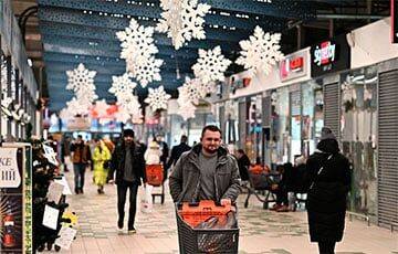 «На продукты ушло 1500 рублей»: что белорусы покупают на новогодний стол