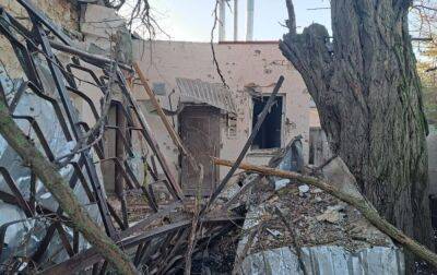 Росіяни вчора масовано обстріляли Чорнобаївку: є значні руйнування