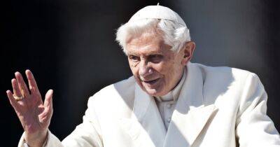 Трагедия в Ватикане: в возрасте 95 лет умер бывший Папа Бенедикт XVI (фото)