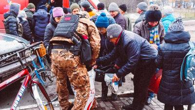 Росіяни обстріляли конвой з гуманітарною допомогою для жителів Луганщини