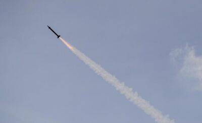 Ракетний теракт РФ на Новий рік: в Україні оголошено повітряну тривогу, чути вибухи, є "прильоти"