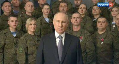 Путин поздравил россиян с Новым годом длинным милитаристским спичем