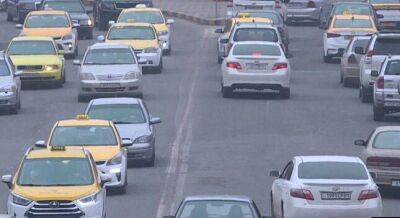 В Душанбе очень много такси? Почему сотрудники ГАИ снимают госномера с автомашин?