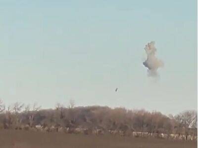 "Ювелирная работа ПВО". Украинские зенитчики сбили российский вертолет Ка-52. Видео