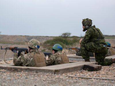 В Великобритании завершились обучения украинских военных, им выдали с собой снаряжение и зимнюю форму