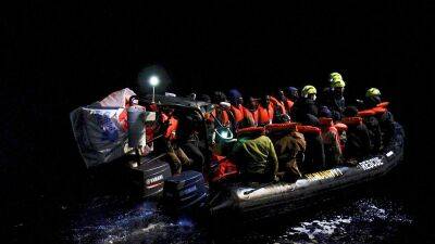 Спасение мигрантов в Средиземном море
