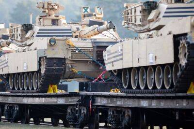 Wyborcza: США перебросили в Польшу около 700 боевых машин, включая танки