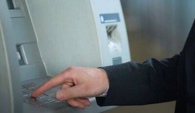 Клиенты ПриватБанка в ярости: банкоматы перестали выдавать наличку, что происходит