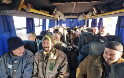 Появились фото и видео встречи освобожденных из плена украинцев