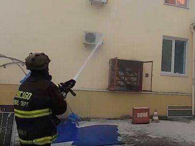 Россия обстреляла Херсон: 1 человек погиб, горит здание водоканала