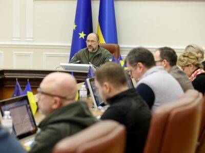 Шмыгаль сообщил о первом решении Кабмина для гарантии духовной независимости украинцев