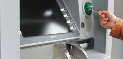 Нацбанк пропонує скасувати додаткові комісії на зняття готівки в банкоматах