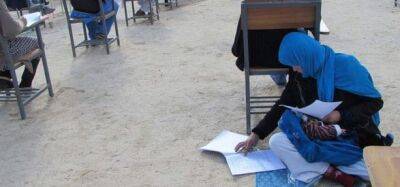 Талибы позволили афганским девочкам сдавать выпускные экзамены в средней школе