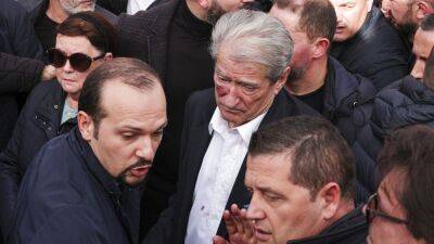 Албания: нападение на бывшего президента