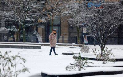 Київ засипає снігом: водіїв закликають не виїжджати без потреби