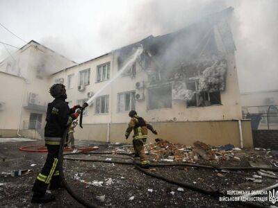 Россияне обстреляли жилые дома в Херсонской области, двое человек погибли