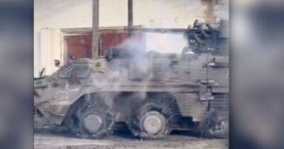 Доехал своим ходом: появилось видео украинского БТР-4 после боя с дымящимися колесами