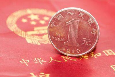 16% россиян планируют завести счет или карту в юанях