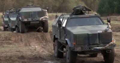 Мощная артиллерия и броневики: в Украину идет колона тяжелой немецкой техники