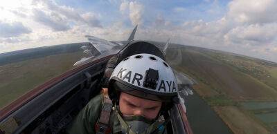 Збивав ракети і шахедів: Пілот Karaya, який відвів пошкоджений винищувач від міста, отримав Героя України