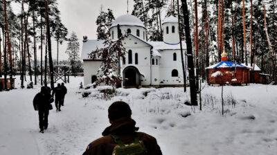СБУ проводит обыски в монастырях и скиту УПЦ МП на Житомирщине