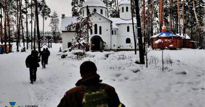 СБУ пришла с обысками в три храма УПЦ МП в Житомирской области (фото)