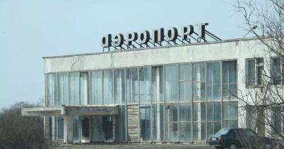 "Слышал весь город": на авиабазе ВС РФ в Бердянске прогремели взрывы, возник масштабный пожар