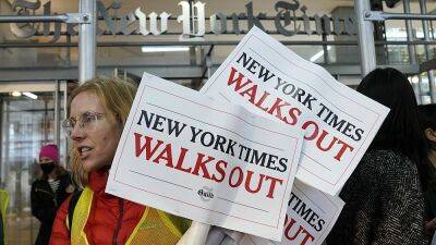 Сотрудники "Нью-Йорк Таймс" вышли на первую за 40 лет забастовку